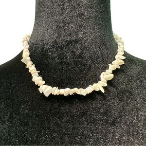 White Shell & Silver 925 Closure Necklace